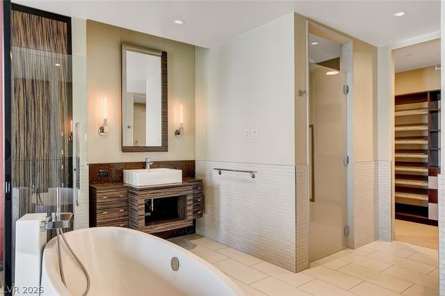 3750 South Las Vegas Boulevard 2707, Las Vegas, NV 89158