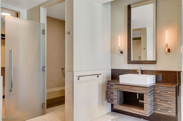 3750 South Las Vegas Boulevard 2707, Las Vegas, NV 89158