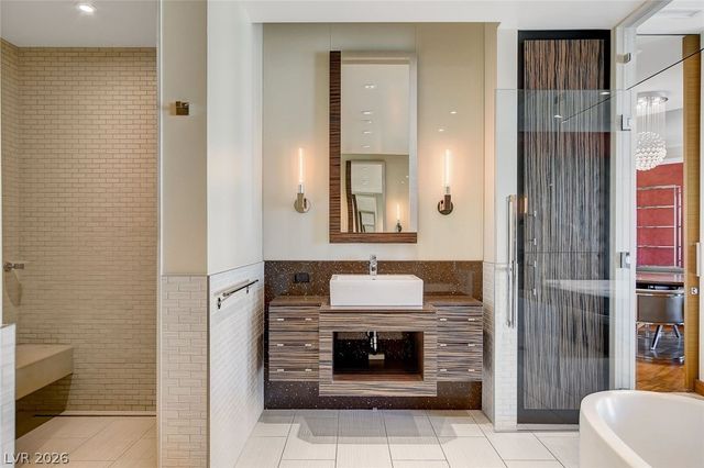 3750 South Las Vegas Boulevard 2707, Las Vegas, NV 89158