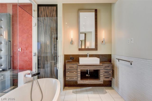 3750 South Las Vegas Boulevard 2707, Las Vegas, NV 89158