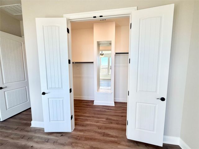 500 Bloomington LOOP, Hutto, TX 78634