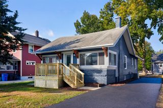 2018 York Street, Des Moines, IA 50316
