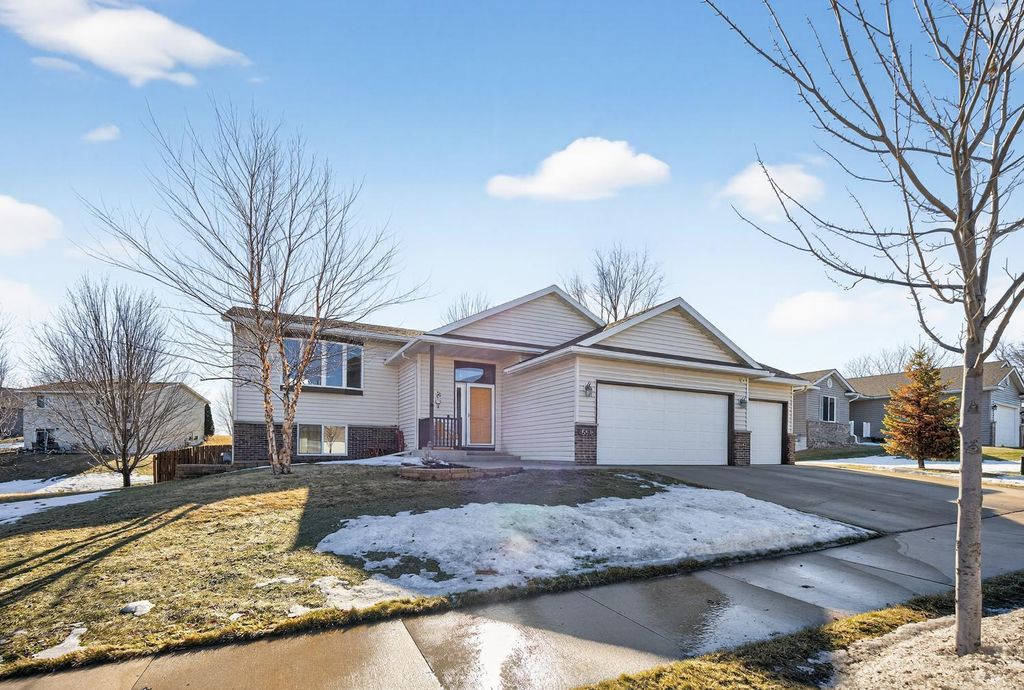 5576 51st Street NW, Rochester, MN 55901