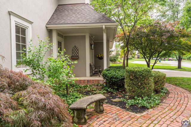 2101 Riviera DR, Lawrence, KS 66047