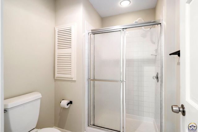 2101 Riviera DR, Lawrence, KS 66047