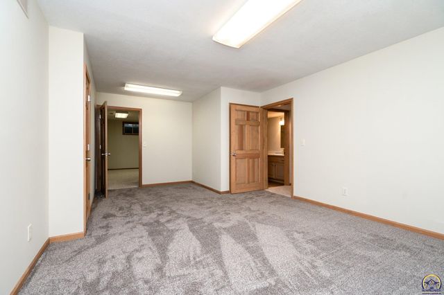 2101 Riviera DR, Lawrence, KS 66047