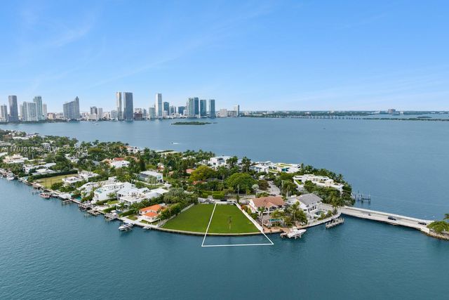 1386 S Venetian Way, Miami, FL 33139
