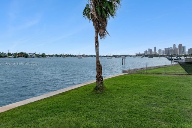 1386 S Venetian Way, Miami, FL 33139