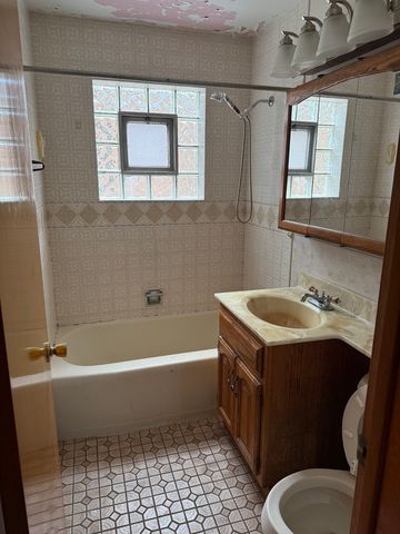 7230 S Avers Avenue, Chicago, IL 60629
