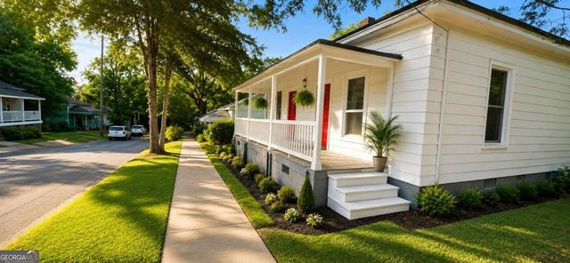 8 Spruce Street, Porterdale, GA 30014