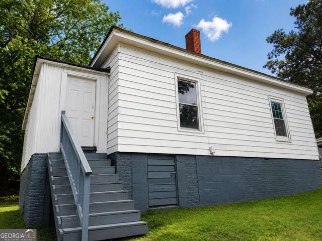 8 Spruce Street, Porterdale, GA 30014