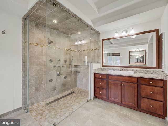 6 CONDOR CT, Monmouth Junction, NJ 08852