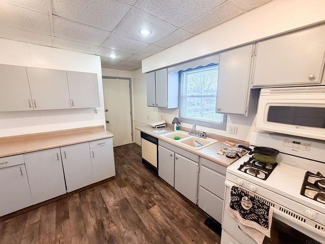 226 Campbell Avenue, Waterloo, IA 50701