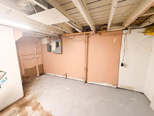 226 Campbell Avenue, Waterloo, IA 50701