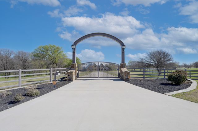 8970 Burnett Road, Justin, TX 76247