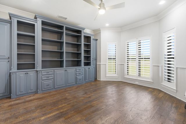 8970 Burnett Road, Justin, TX 76247