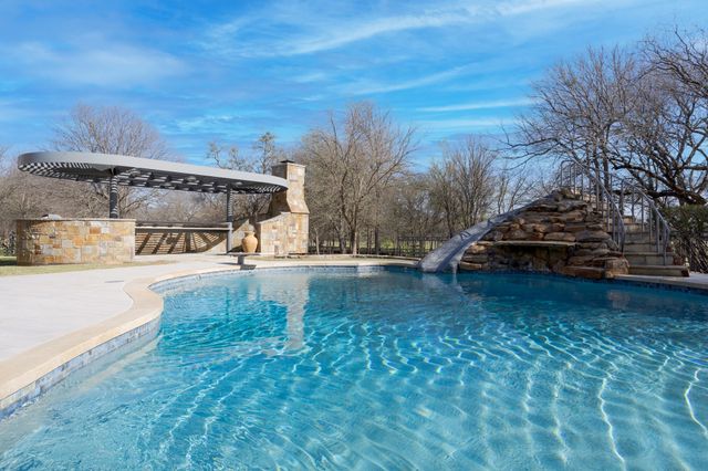 8970 Burnett Road, Justin, TX 76247