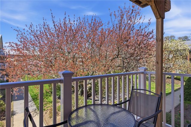 43 Bullocks Point Avenue 8B, East Providence, RI 02915