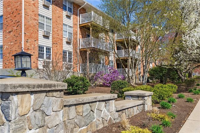 43 Bullocks Point Avenue 8B, East Providence, RI 02915