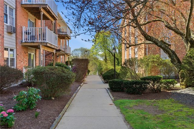 43 Bullocks Point Avenue 8B, East Providence, RI 02915