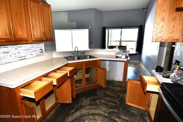 514 Hobart Avenue NW, Palm Bay, FL 32907