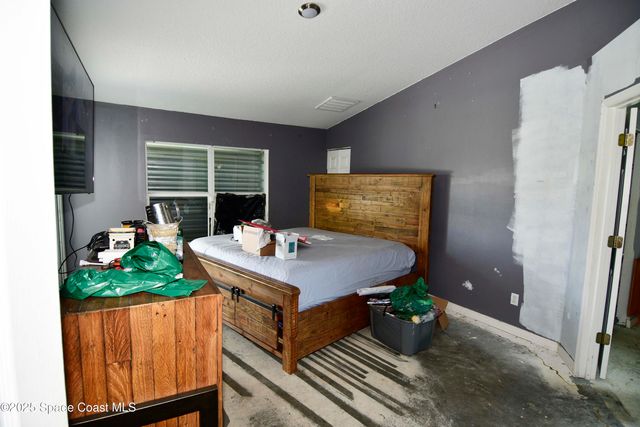 514 Hobart Avenue NW, Palm Bay, FL 32907