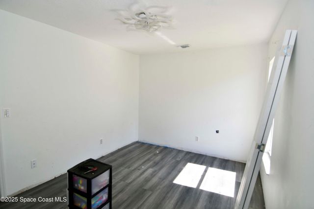 514 Hobart Avenue NW, Palm Bay, FL 32907