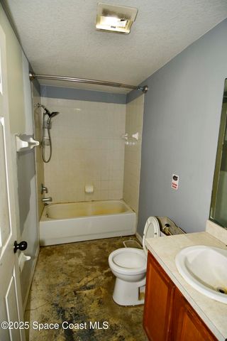 514 Hobart Avenue NW, Palm Bay, FL 32907