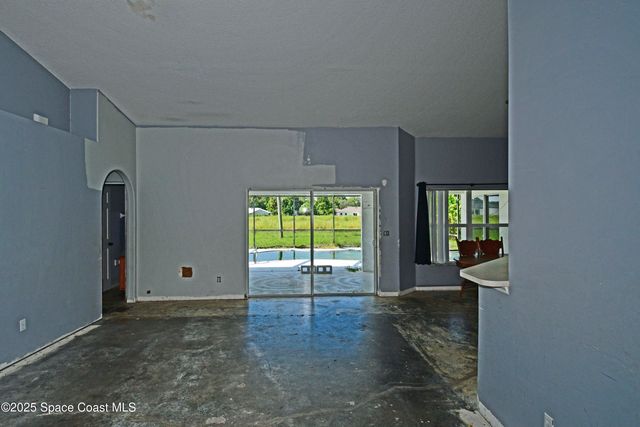 514 Hobart Avenue NW, Palm Bay, FL 32907