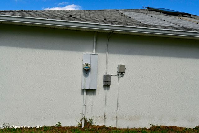 514 Hobart Avenue NW, Palm Bay, FL 32907