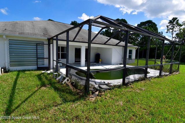 514 Hobart Avenue NW, Palm Bay, FL 32907