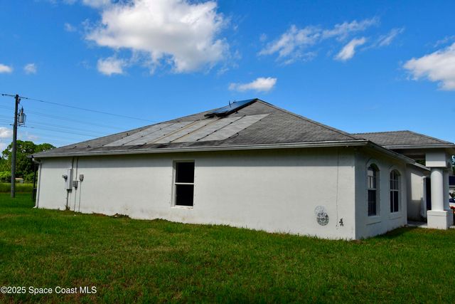 514 Hobart Avenue NW, Palm Bay, FL 32907