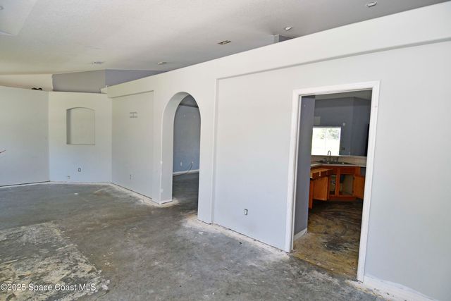 514 Hobart Avenue NW, Palm Bay, FL 32907