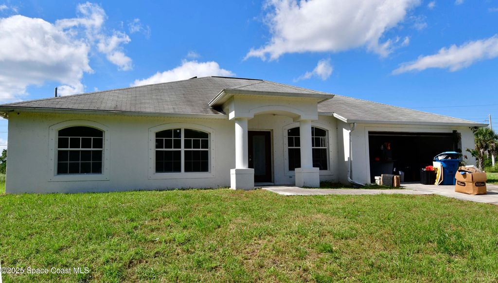 514 Hobart Avenue NW, Palm Bay, FL 32907