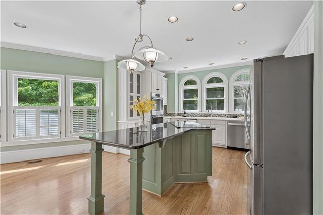 290 Chason Wood Way, Roswell, GA 30076