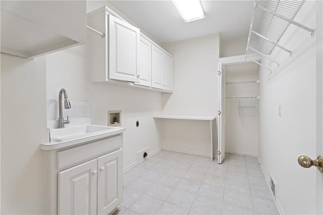 290 Chason Wood Way, Roswell, GA 30076