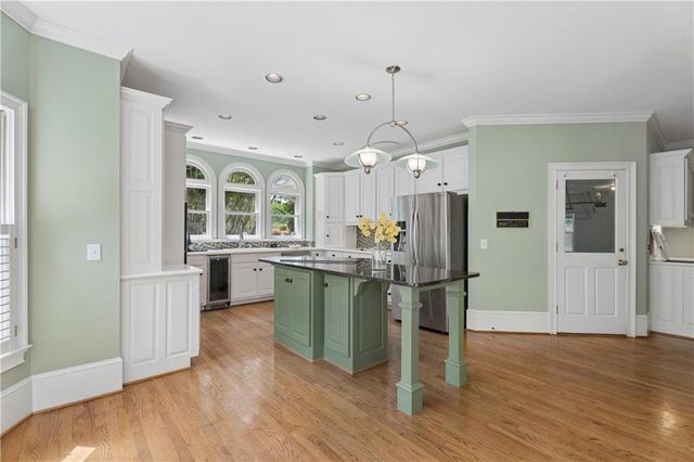 290 Chason Wood Way, Roswell, GA 30076