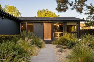 950 N Summit Avenue, Pasadena, CA 91103
