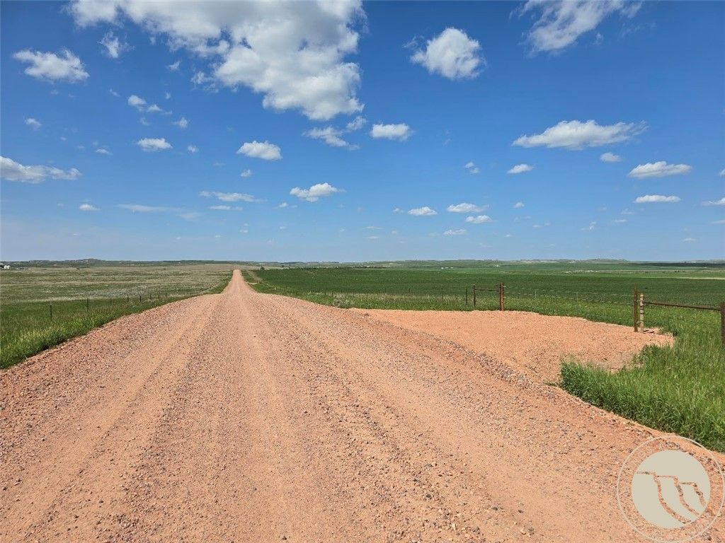 NHN John Deere Lane, Baker, MT 59313 photo 2