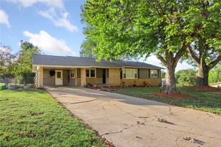 1002 S Oak Street, Harrison, AR 72601