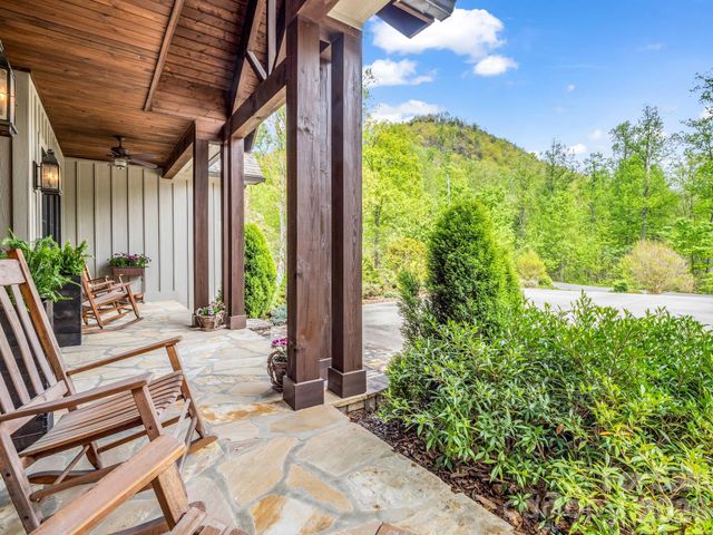 189 Tatanka Trail, Lake Lure, NC 28746