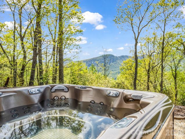 189 Tatanka Trail, Lake Lure, NC 28746