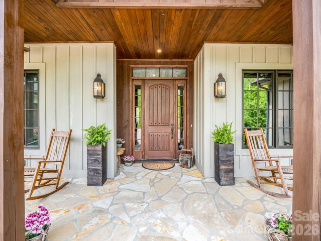 189 Tatanka Trail, Lake Lure, NC 28746
