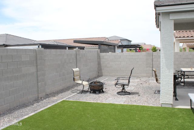 18165 W POSTON Drive W, Surprise, AZ 85387