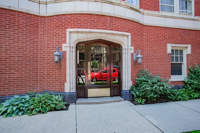 719 ERIE Street 3A, Oak Park, IL 60302