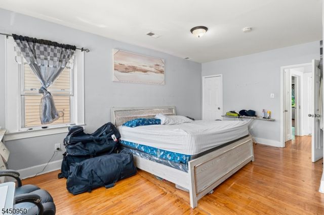 81 Schley St, Newark City, NJ 07112