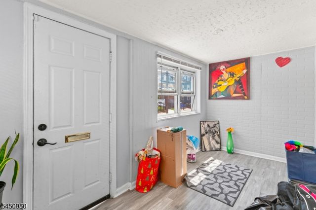 81 Schley St, Newark City, NJ 07112
