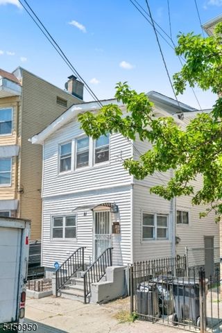 81 Schley St, Newark City, NJ 07112