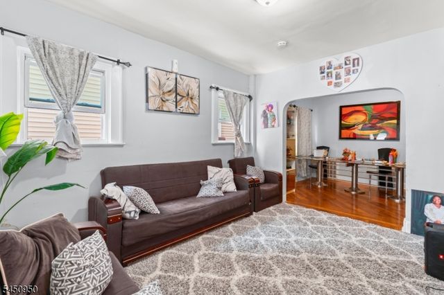 81 Schley St, Newark City, NJ 07112