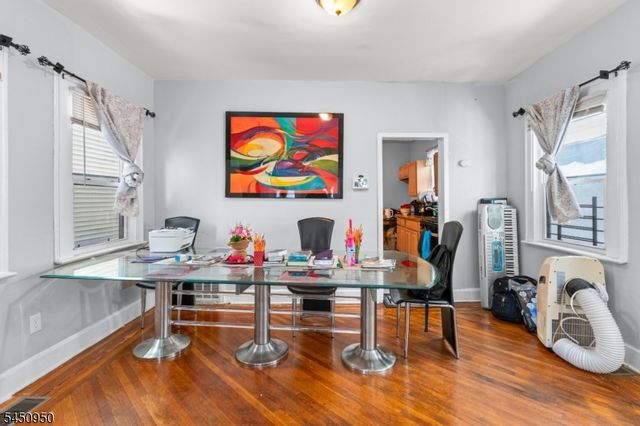 81 Schley St, Newark City, NJ 07112